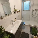 Large - Modern & Fully Equipped - Near Fair 아파트 쾰른