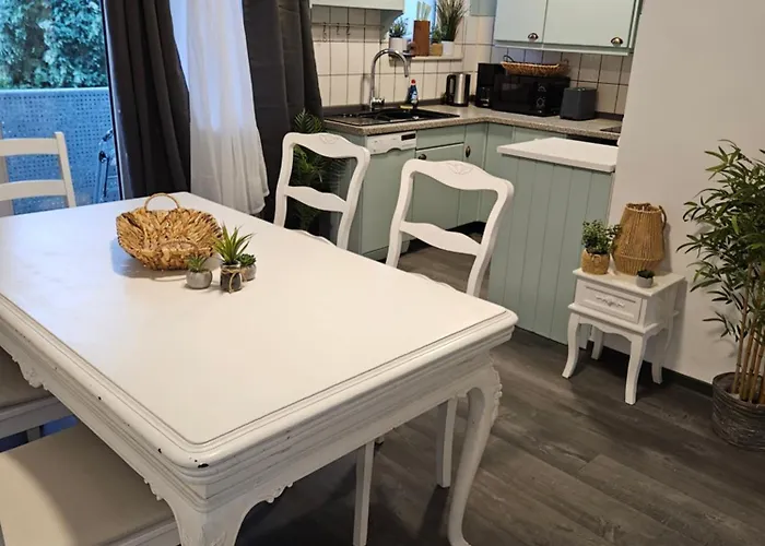 Large - Modern & Fully Equipped - Near Fair Lägenhet *