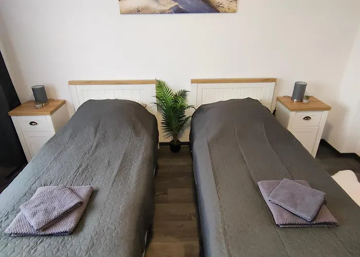 Large - Modern & Fully Equipped - Near Fair *