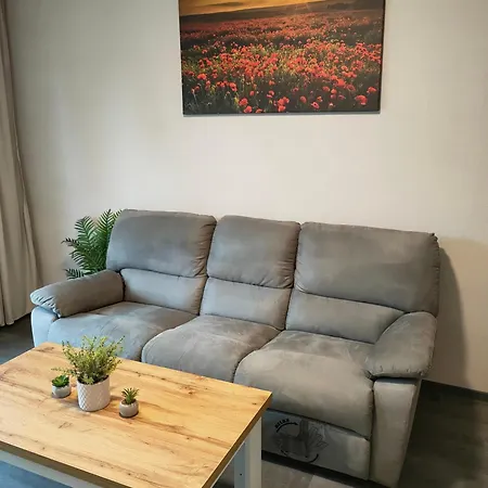 Large - Modern & Fully Equipped - Near Fair דירה *